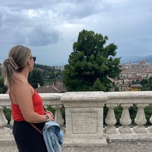 Boutique women’s linen square top